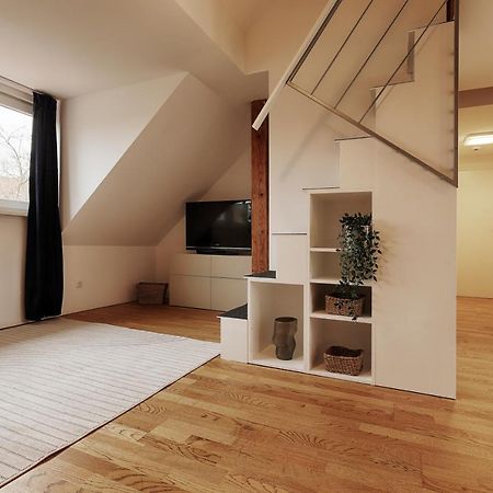 Homiestay City-Apartment, Balkon & Parkplatz ヴュルツブルク エクステリア 写真