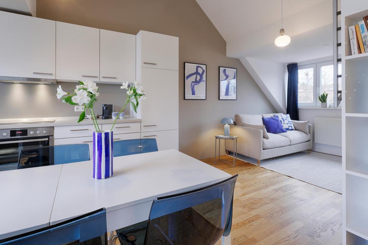 Homiestay City-Apartment, Balkon & Parkplatz ヴュルツブルク エクステリア 写真