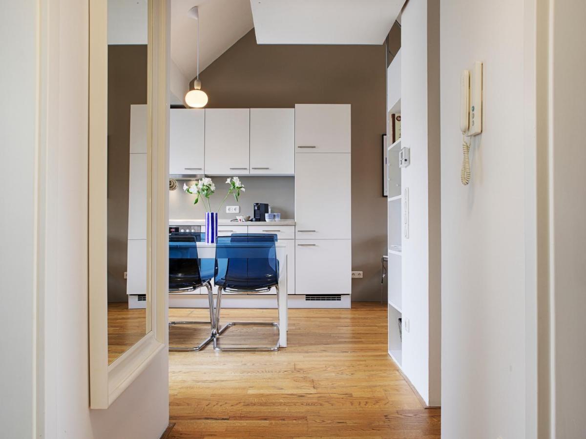 Homiestay City-Apartment, Balkon & Parkplatz ヴュルツブルク エクステリア 写真